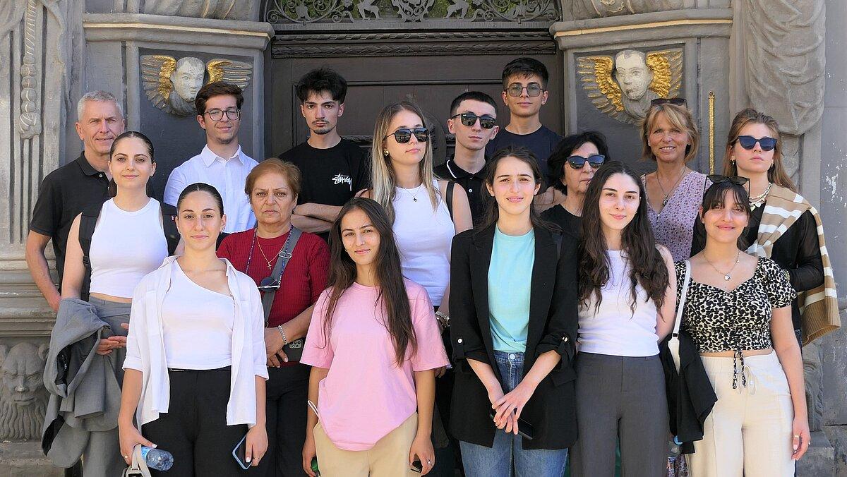Personen machen ein Gruppenfoto. © Stadt Gera