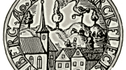 Ortssiegel mit der Jahreszahl 1645, mit der Inschrift Marchfleck Langenberg – und der Abbildung des Rathauses mit Turm