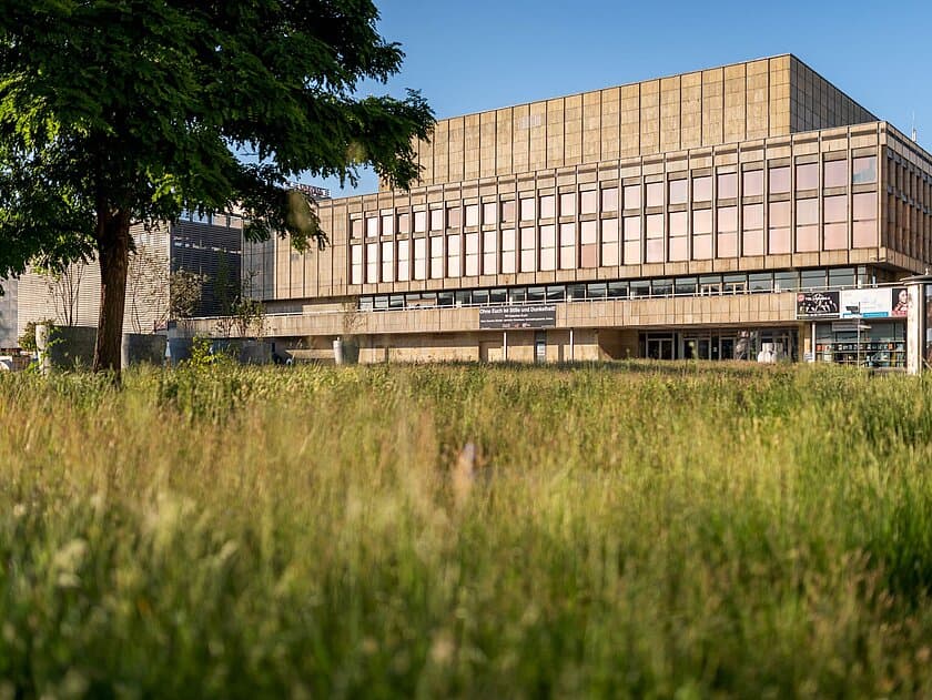 Außenansicht auf das Kultur- und Kongresszentrum in Gera. . © Thomas Müller