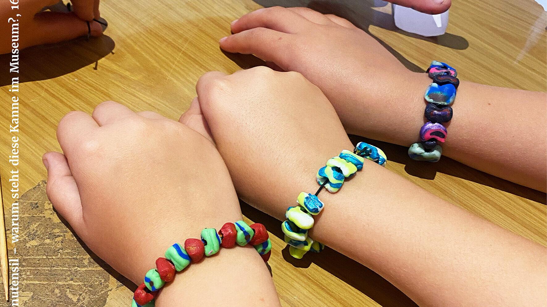 undefined. © VuS. © VuS