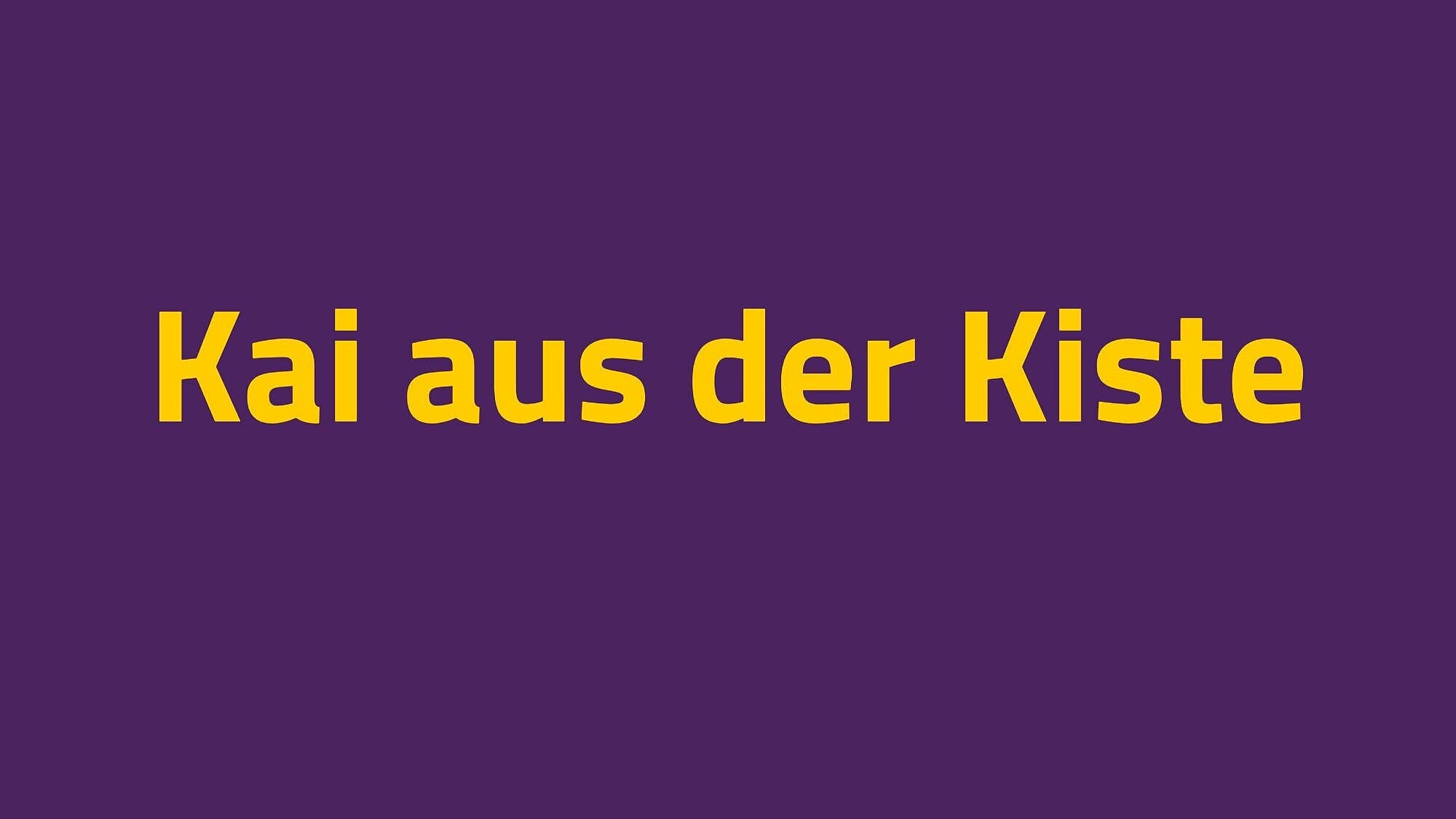 lilaner Hintergrund mit gelber Schrift "Kai aus der Kiste". © ©Deutsche Kindermedienstiftung Goldener Spatz