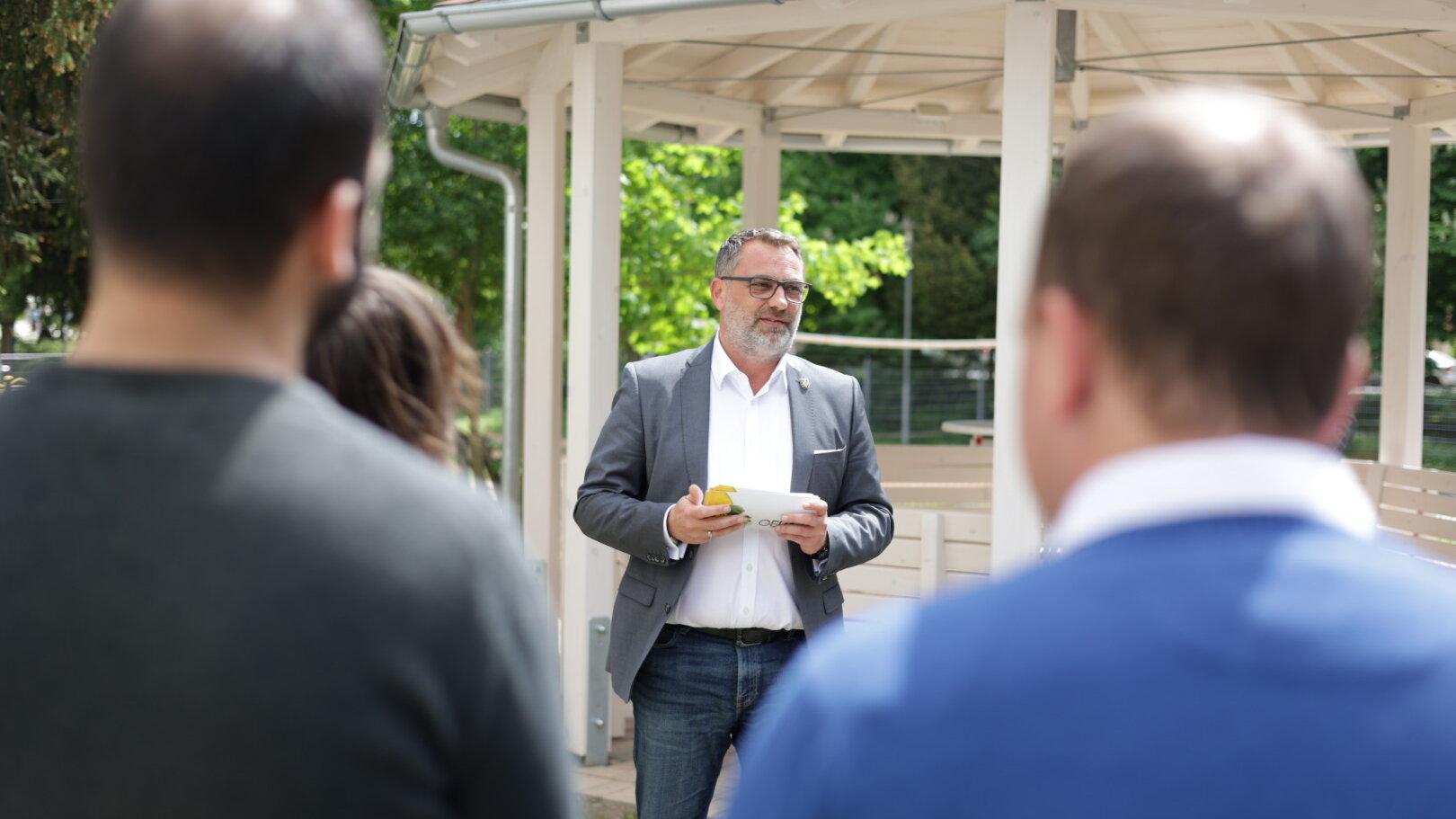 Oberbürgermeisters Julian Vonarb spricht Grußwort. © Theater Altenburg Gera