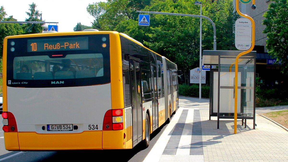 Barrierefrei Bushaltestelle am Stadtgraben.
