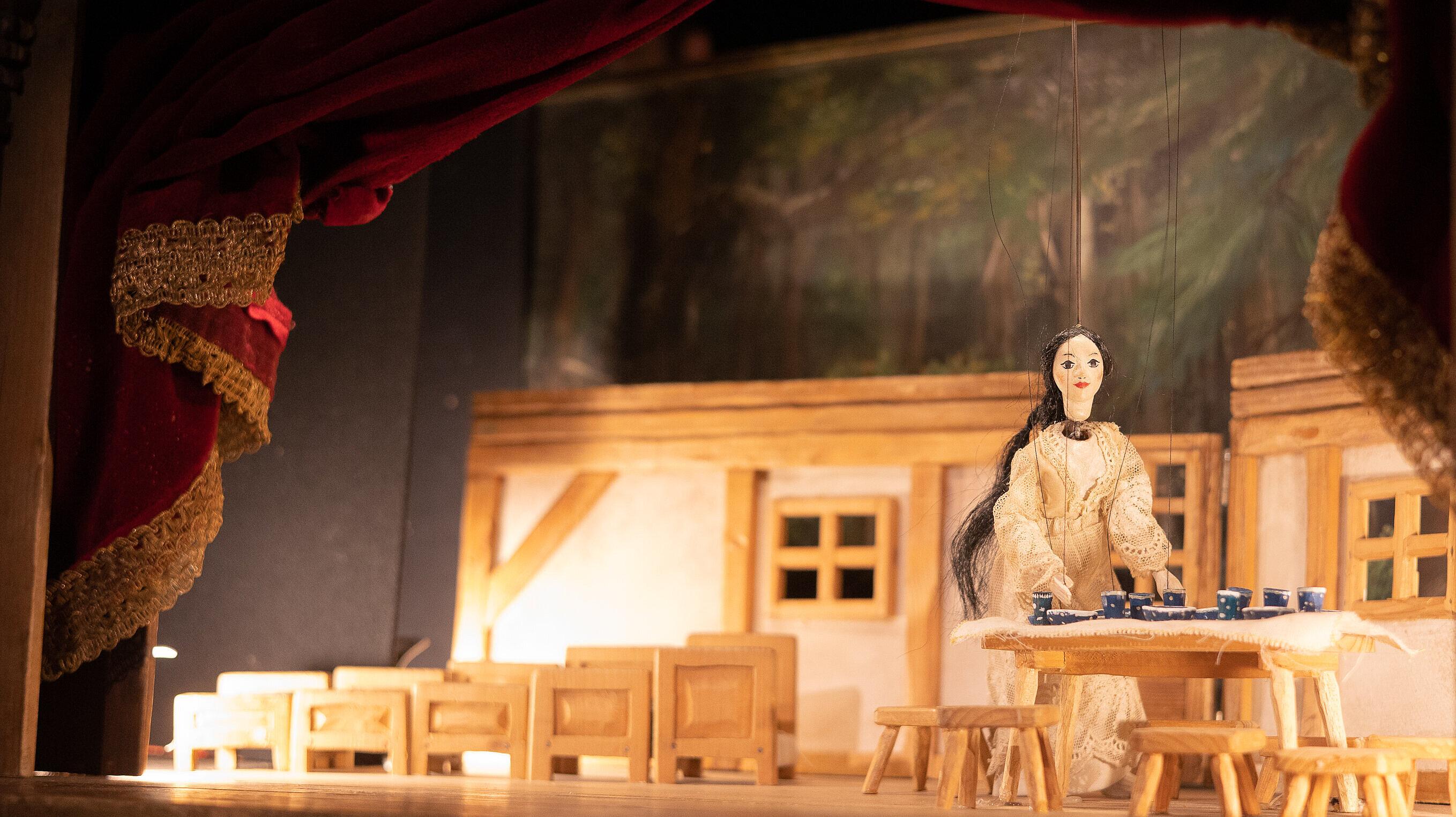 Werbebild „Schneewittchen: ein Marionettenspiel“.