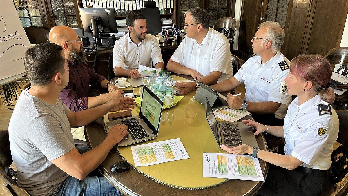 Besprechung zur Leitstellenreform am runden Tisch. © Stadt Gera