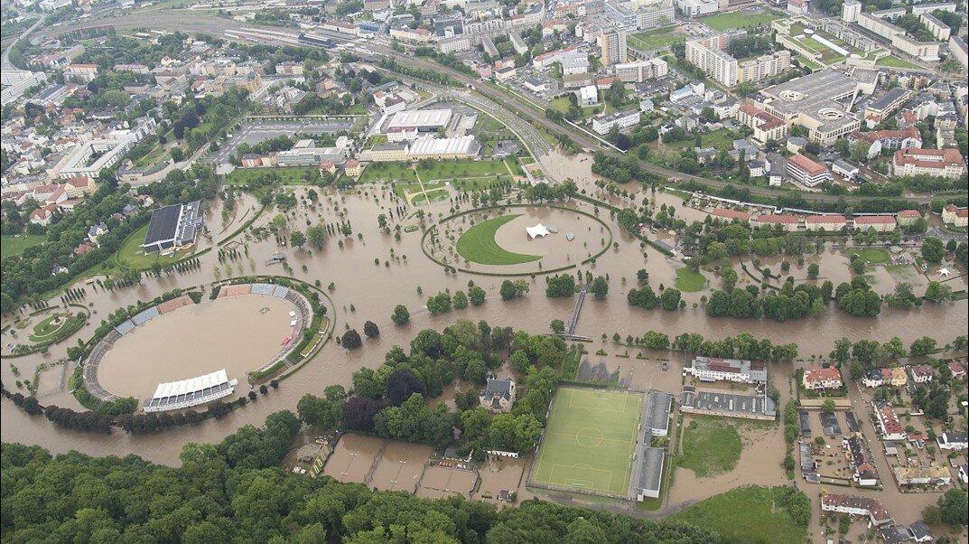 Sanierungsgebiet Elsteraue Hofwiesen während des Hochwassers 2013