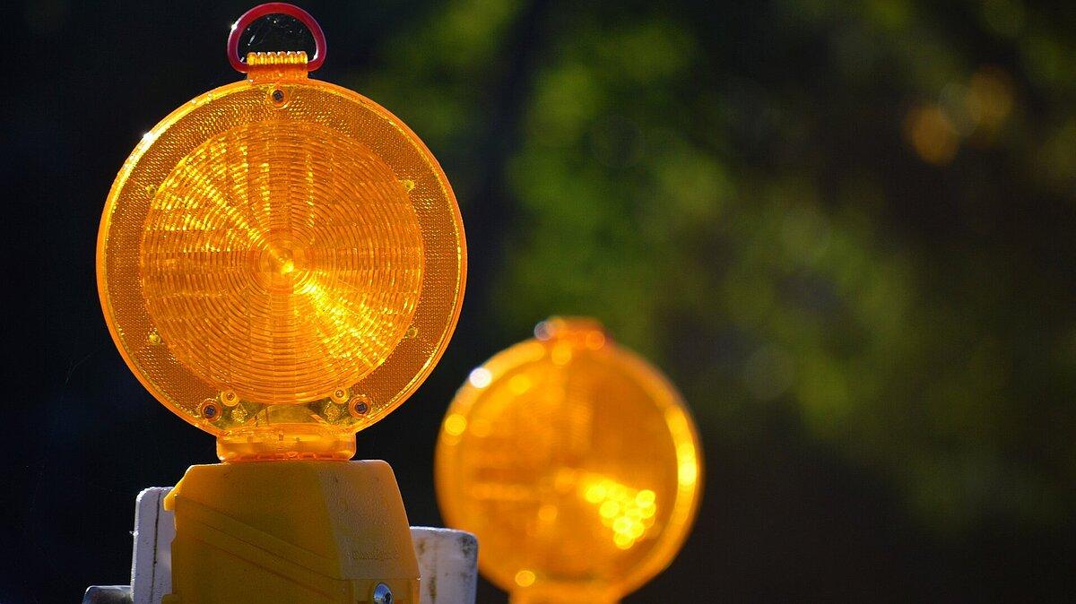 Leuchten einer Straßensperrung. © Pixabay