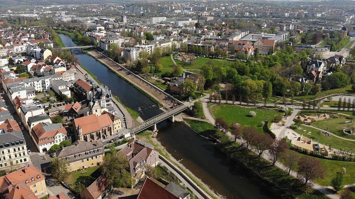 Weiße Elster mit Hofwiesenpark und Untermhaus von oben. © Tony Matysik