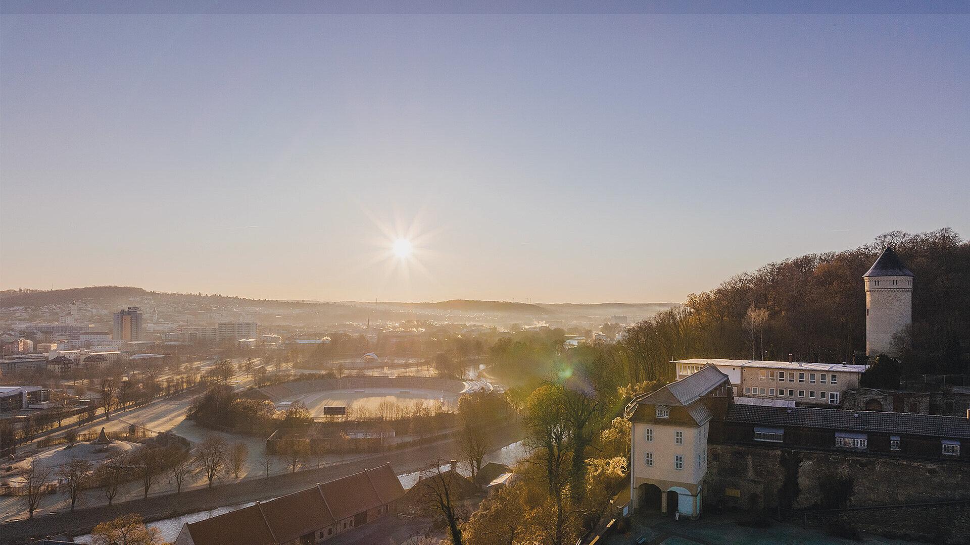 Luftbild von Schloss Osterstein. © https://cuatrocerodesign.com