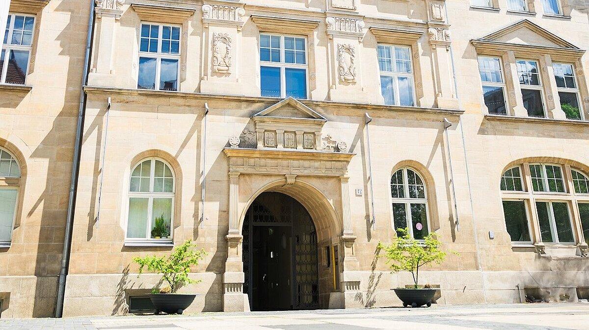 Der Eingang der Stadtverwaltung.. © Stadt Gera